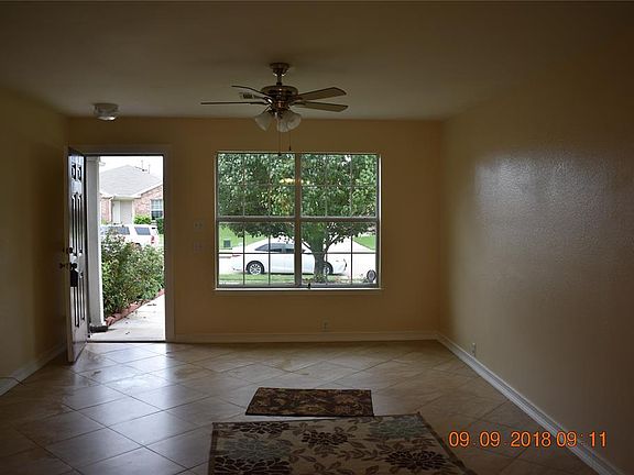3rd image of 4521 Blue Jay Ln