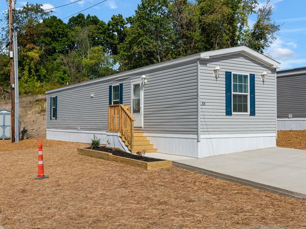 Center Manor, 400 Center Manor Dr, Monaca, PA 15061