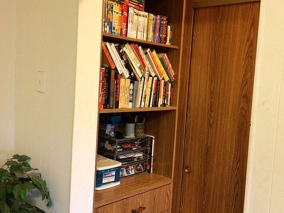5th image of 2400 W Wilson Ave APT 307