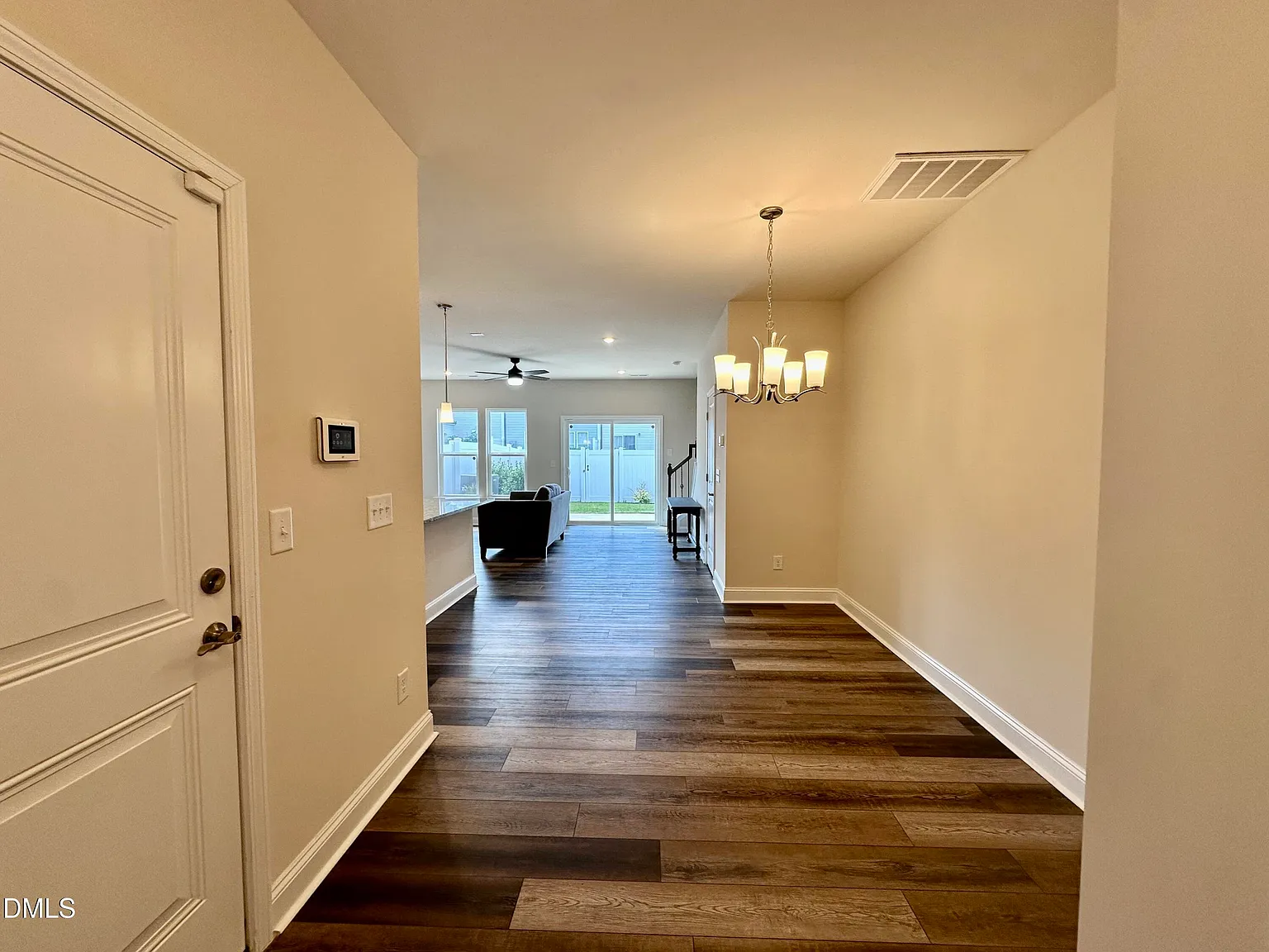3 bed, 2.5 bath, 1457 sqft, $1,800 — Photo 4