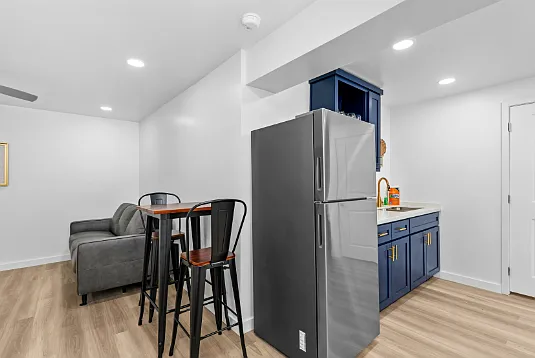 115 E Dolphin St — Photo 17