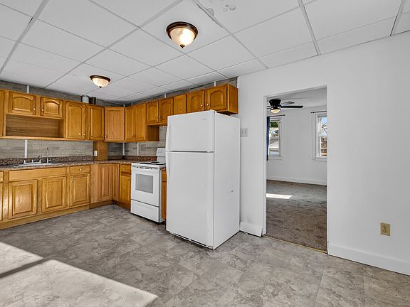 4th image of 58 Spring Street