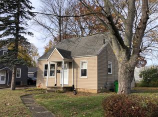 221 10th St NE, North Canton, OH 44720