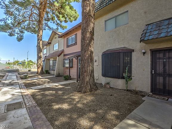 5th image of 886 Stainglass Ln #886