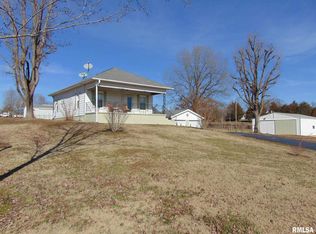 1502 E 9th St, Johnston City, IL 62951