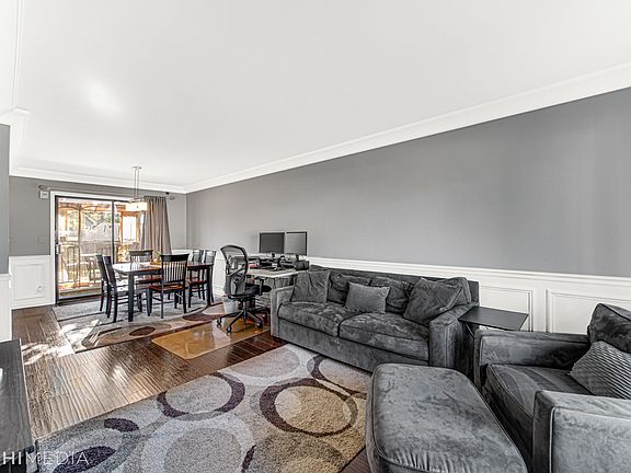 4th image of 1090 Norwood Ln
