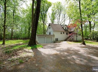 158 Forest Ave, Paramus, NJ 07652