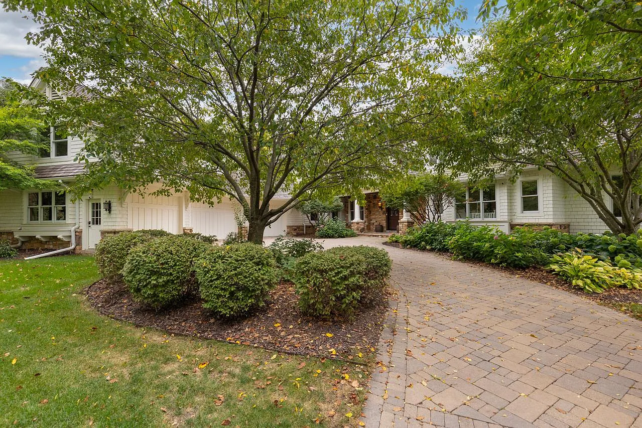 6 bed, 5.5 bath, 11218 sqft, $22,500 — Photo 3