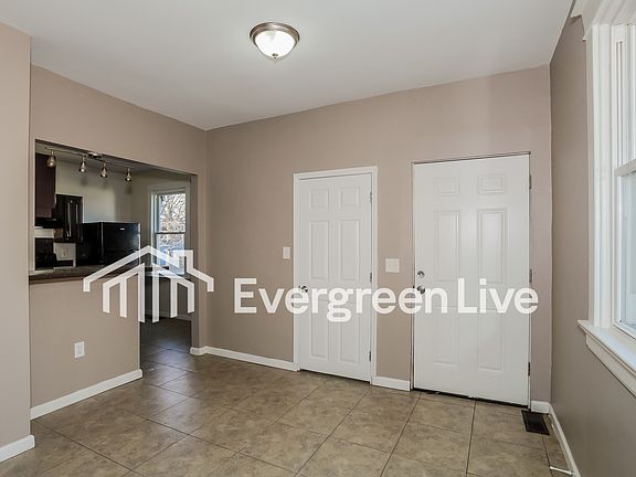 5th image of 1812 Emerson Ave