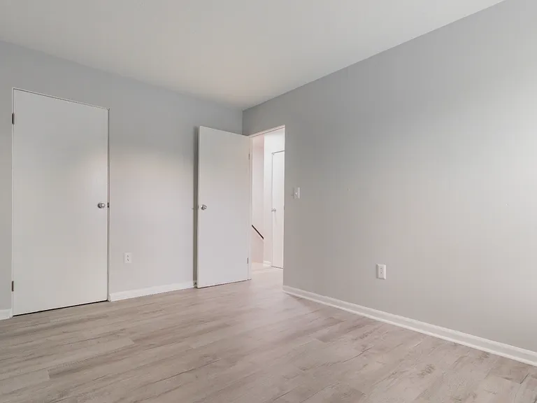 Carpenter Apartments — Photo 35