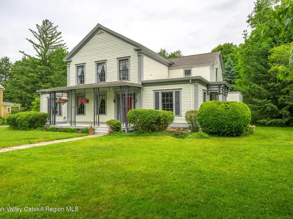 24 Albany Avenue, Kinderhook, NY 12106