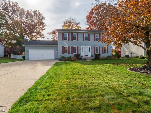 8180 Clover Ln, Garrettsville, OH 44231