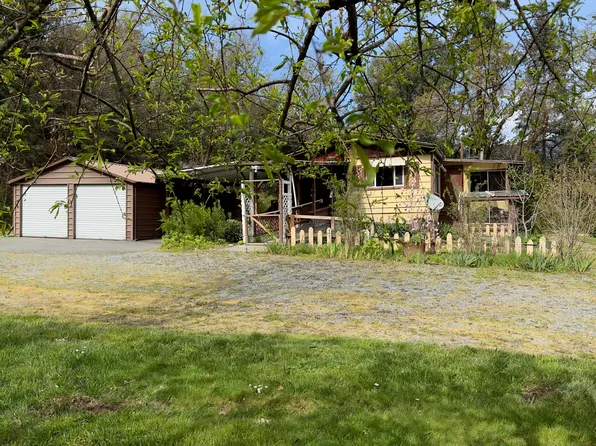 69 China Creek Rd, Willow Creek, CA 95573