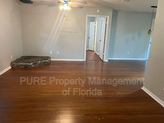4th image of 70 Almond Rd