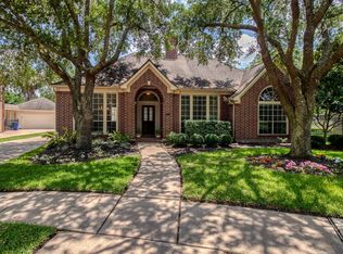1901 Lauren Lake Dr, League City, TX 77573