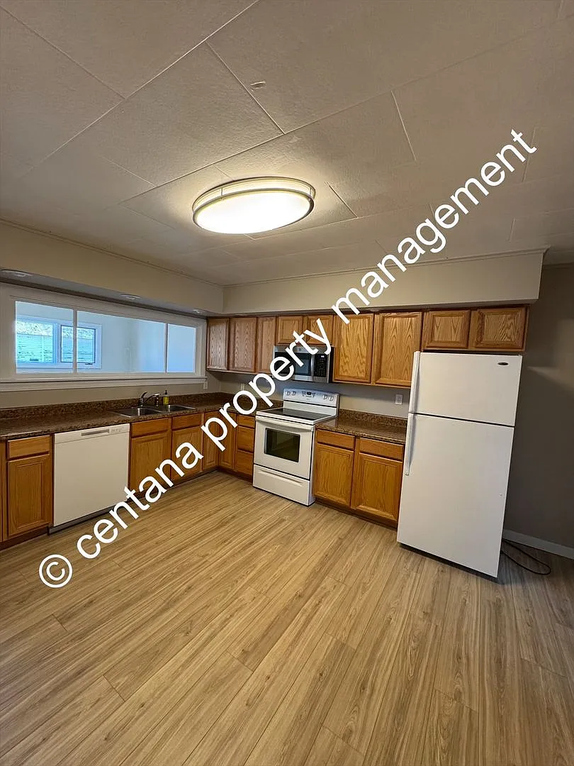 Remodeled 2 Bedroom in the Heart of Anaconda — Photo 4