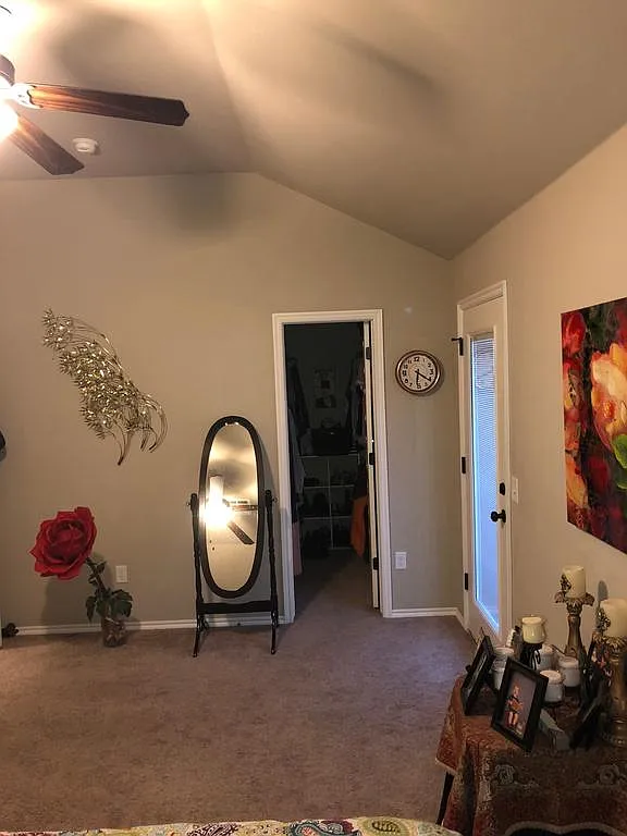 3 bed, 1380 sqft, $1,599 — Photo 3