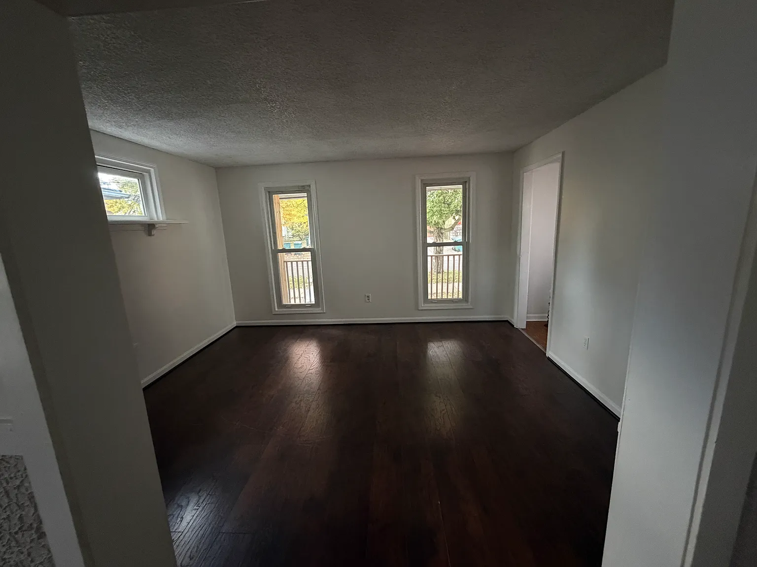 2 bed, 970 sqft, $1,500 — Photo 2