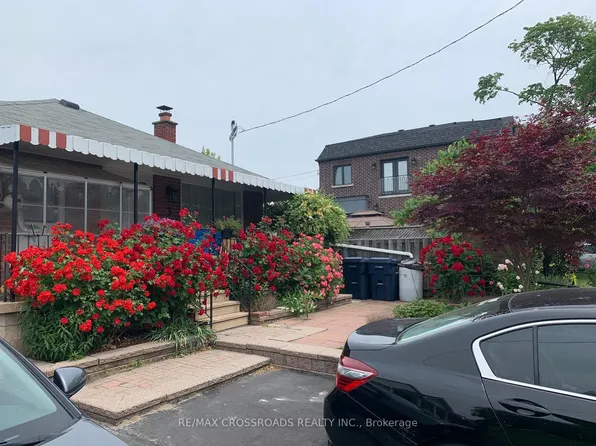 3 Christina Cres #Basement, Toronto, ON M1R 4H7