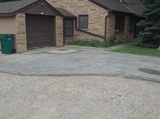 6726 W Mequon Rd, Mequon, WI 53092