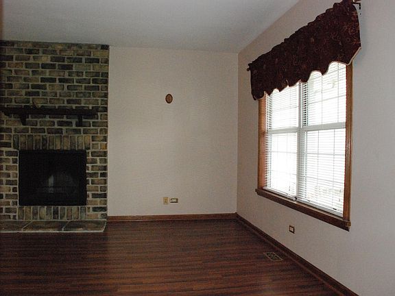 3rd image of 640 Dordan Ct