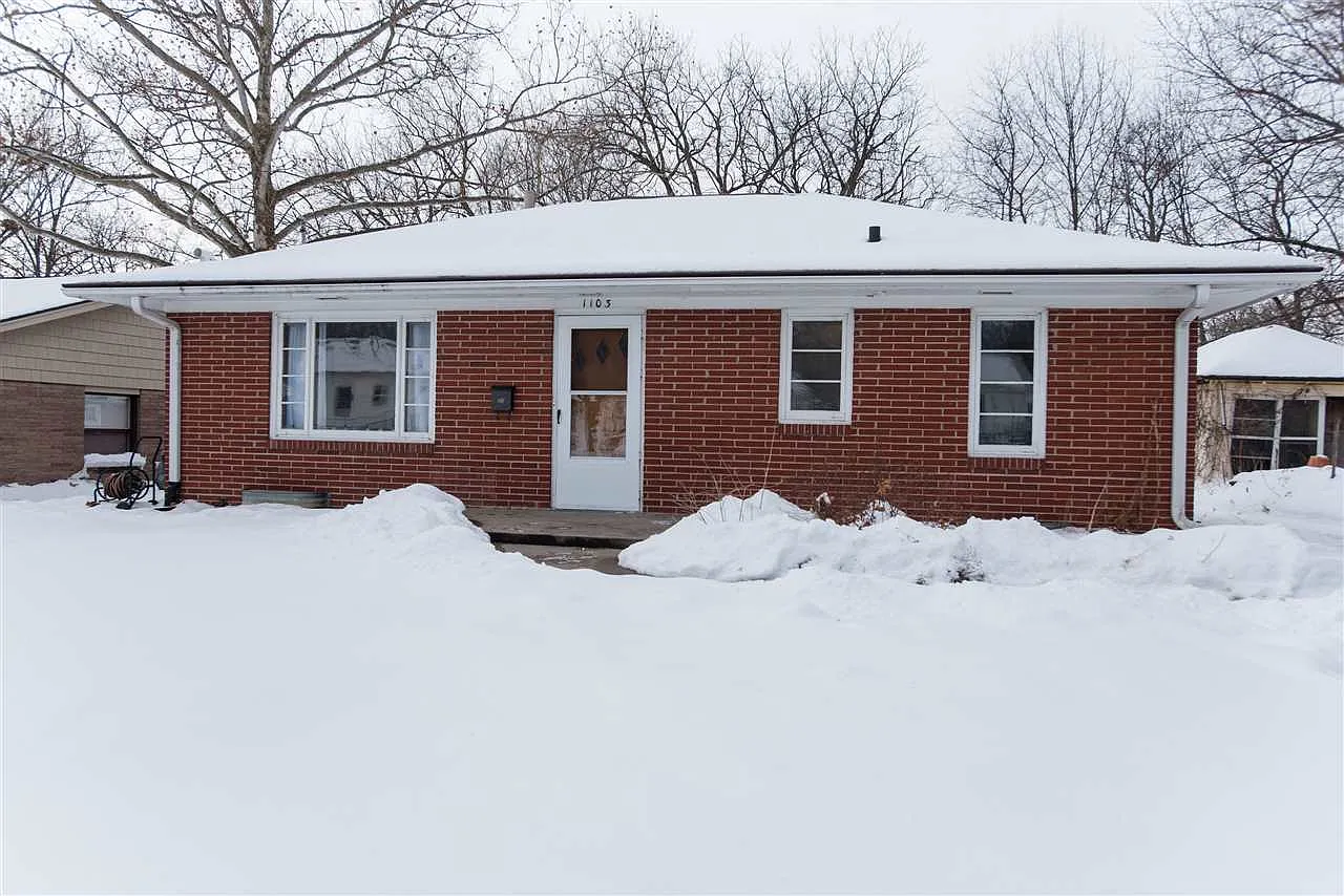 1103 Howell St photo 1