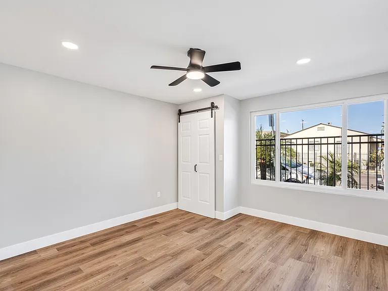 4282 Marlborough Ave — Photo 6