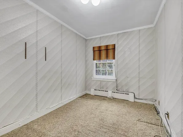 67-56 Exeter Street image 9 of 25