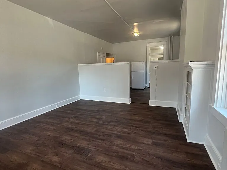 104 N Marshall St — Photo 2