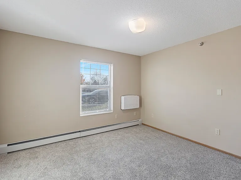 Kenyon Garden Apartments — Photo 5
