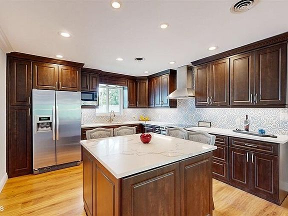 4th image of 2125 NE 60th Street