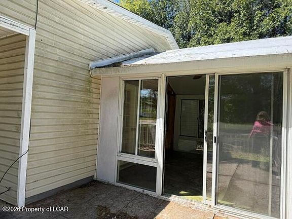 3rd image of 434 Summerhill Rd