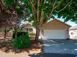 162 Spencer Dr, Silverton, OR 97381