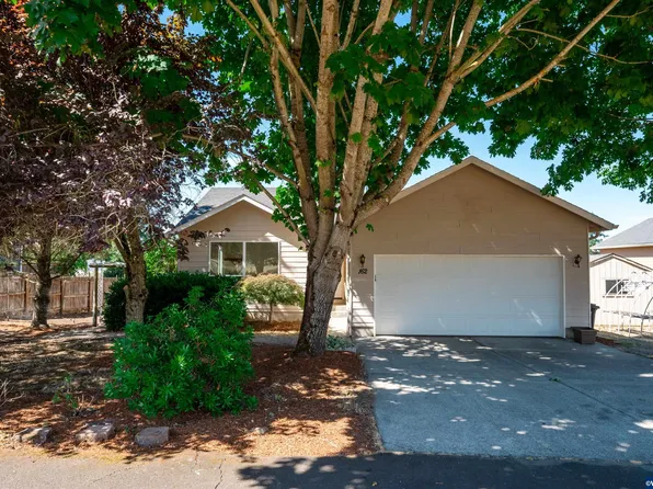 162 Spencer Dr, Silverton, OR 97381