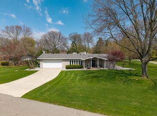 8995 Carriage Hill Dr, Shelby Township, MI 48317