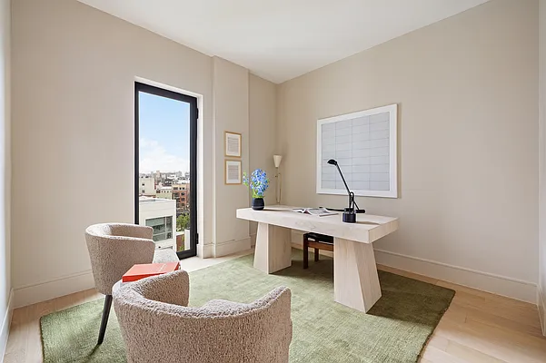 Office, photo 1