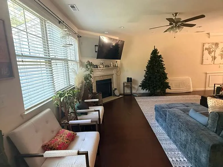 530 Whitworth Ln — Photo 46