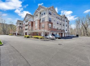 436 Regency Dr, Fishkill, NY 12524