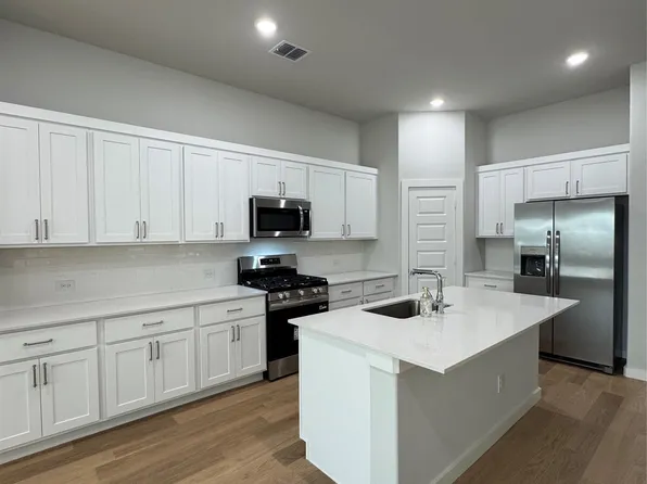 421 Bertney Dr, McKinney, TX 75071