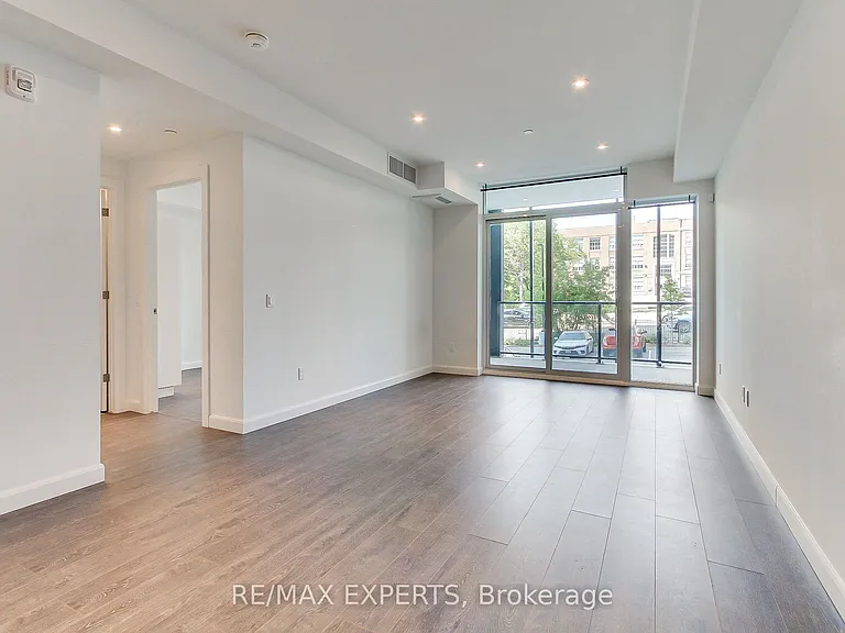 741 King St W #103 — Photo 19