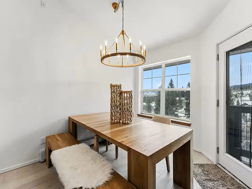 Dine, drink and play games with the views