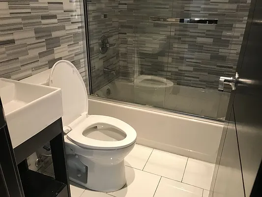 Rented by Your Vanity Realty | media 32