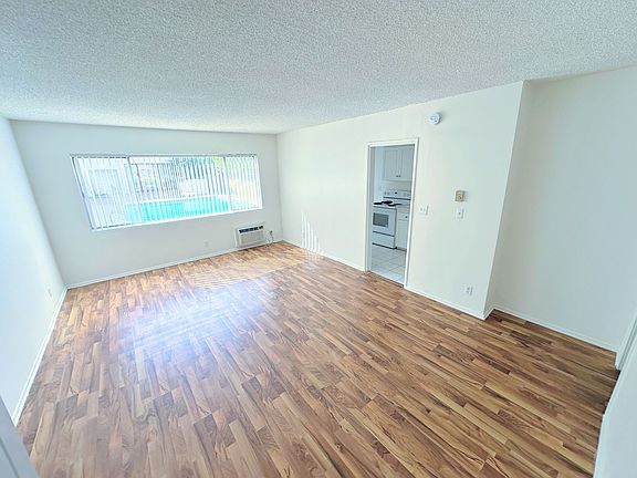 3rd image of 7367 Hollywood Blvd APT 116