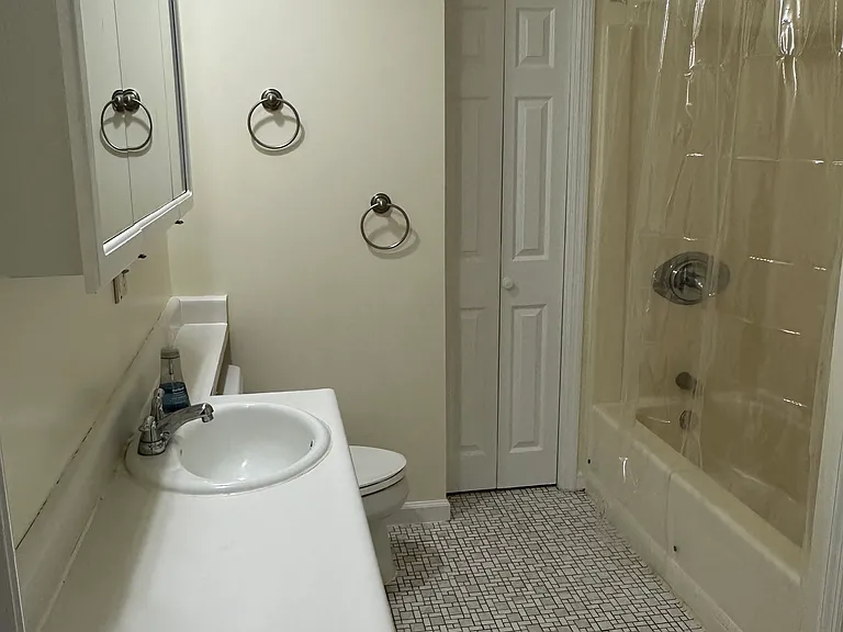 142 Eden Ave — Photo 10