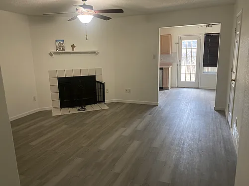 5904 Royalcrest Dr Photo 1