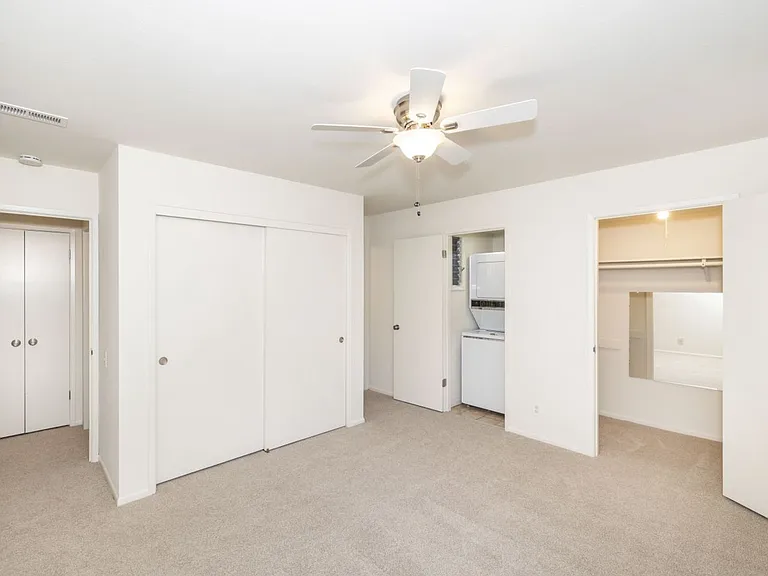 1016 Middle Ave — Photo 10
