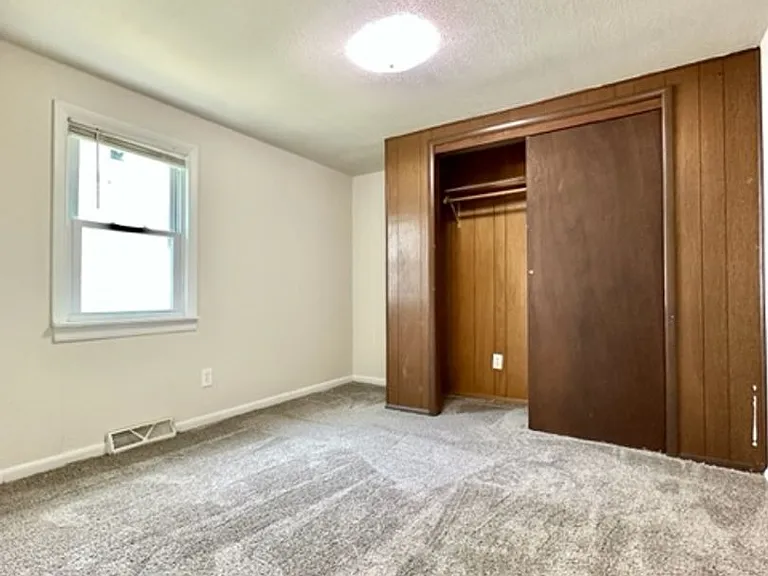 1128 Saint George St — Photo 10
