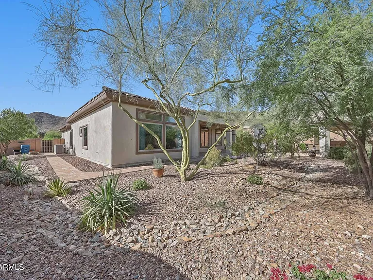 2129 W Legends Way — Photo 54