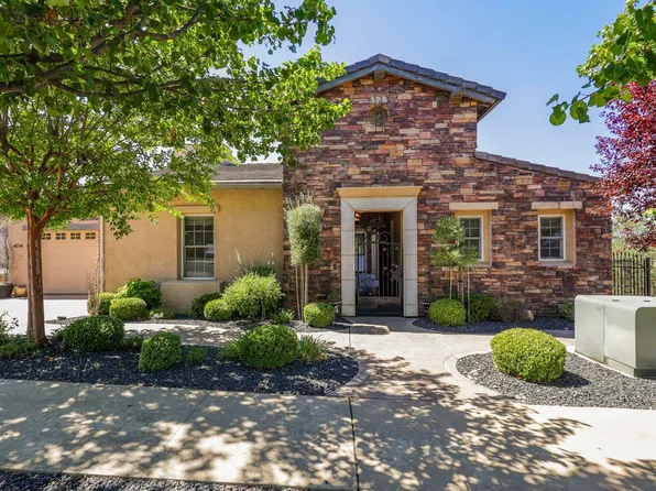 4714 Pleasant Hills Dr, Anderson, CA 96007