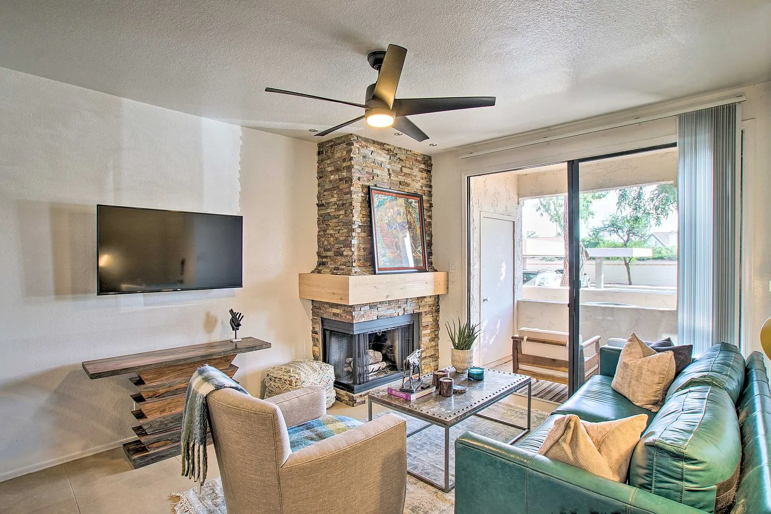 2 bed, 2.0 bath, 1033 sqft, $2,645 — Photo 1